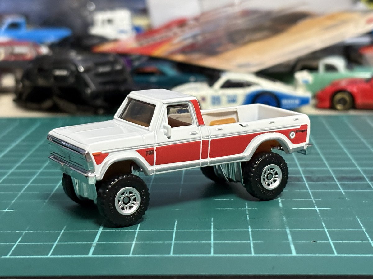 porschegmbh's tweet photo. #マッチボックス #FORD #RANGER
#F100 #BIGGOOT
ビシッとハンサムにローダウン😎✨👍 https://t.co/28p0JSsuFj