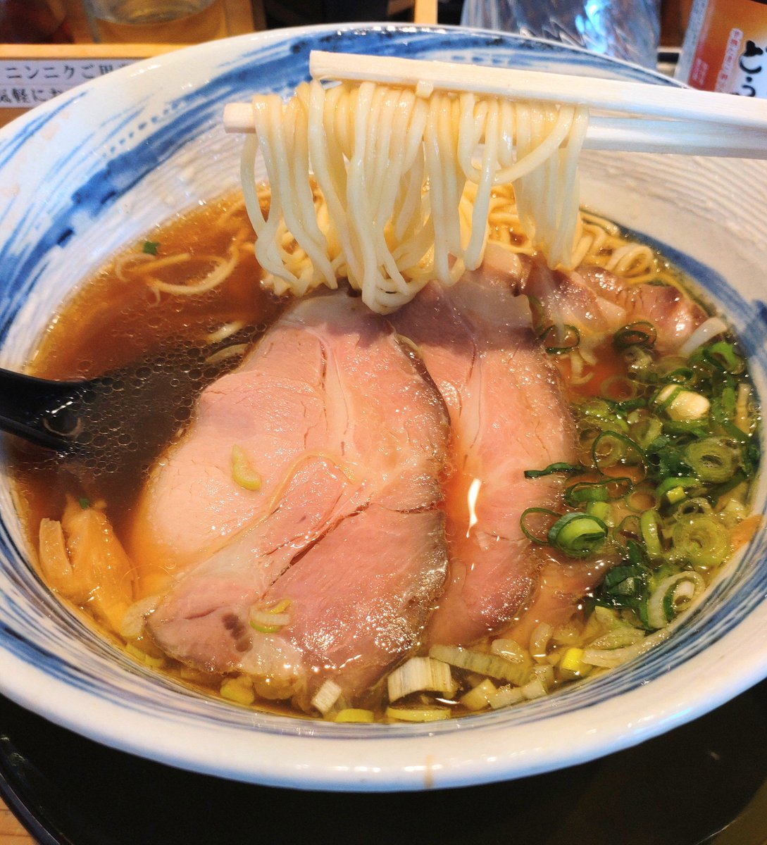 kn52ms's tweet photo. #らーめん
夏休みにはあれもやろう!
これもやろう!あそこへ行こう!
とか考えていましたが、
いざ休みに入ったら
何もやる気がない
らーめん屋しか行く気がない
私だけでしょうか？ https://t.co/kfMJhARTNG
