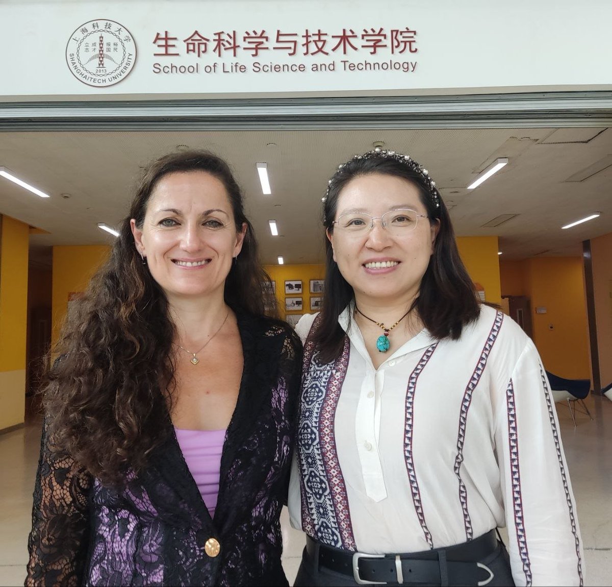 Sblancolab's tweet photo. Fantastic visit to School of Life Science and Technology at @ShanghaiTechUni with the best host and a great scientists @RujuanLiu2015. This is the beginning of future fruitfull collaborations on #ModRNA #Epitranscriptomics #Cancer
@ciccancer
@CSIC
@CSICCyL
@usal https://t.co/1WdR9K3UgA