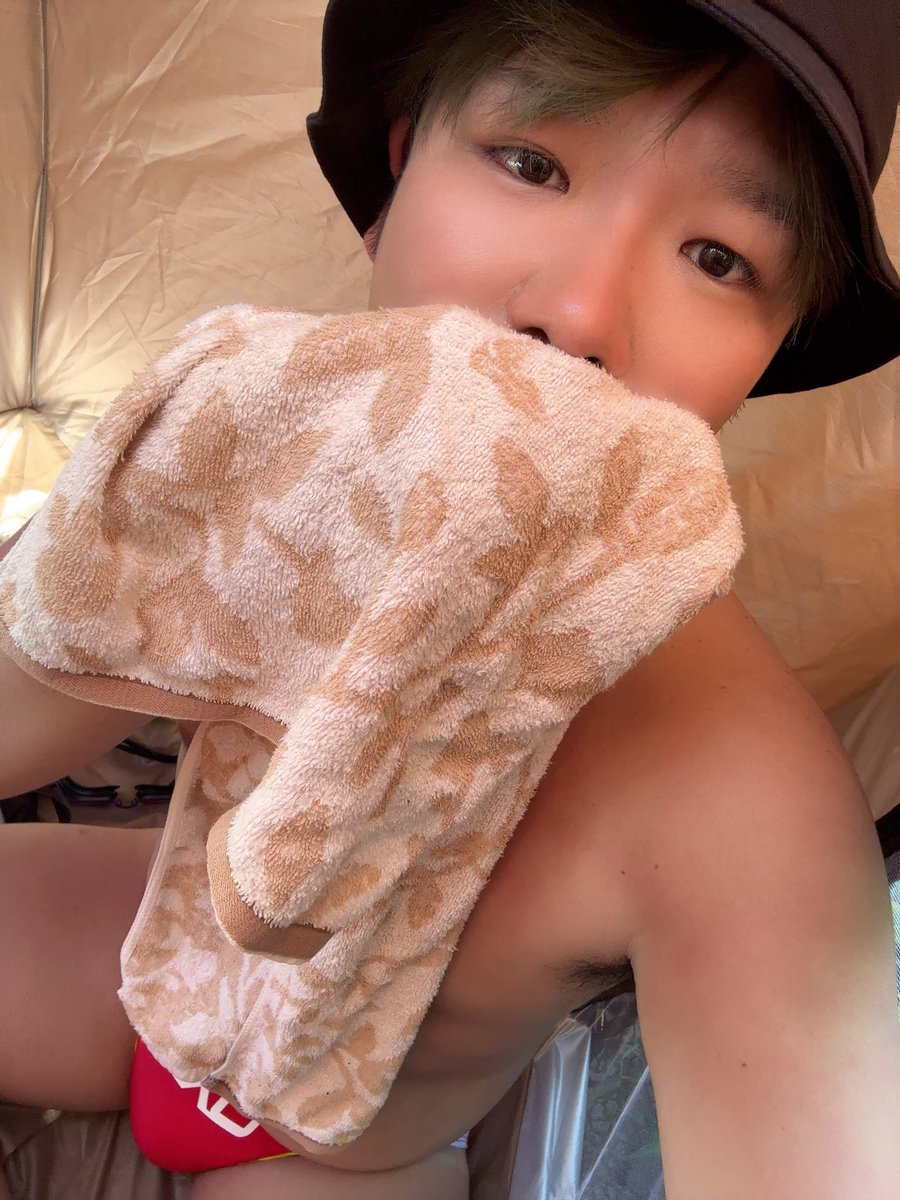 sonsukeee's tweet photo. プール！！！！
日焼け！！！！
クソ暑い！！！
🏖️ https://t.co/shGcTGfRJY