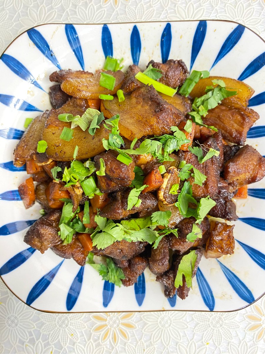 JHARIGORAIN1's tweet photo. Craving bold flavors Try today’s dinner: Korean-style spicy pork bulgogi with pickled radish—sweet, savory, and a little kick! Perfect for cozy weeknights.， https://t.co/YTWd1AYcjU