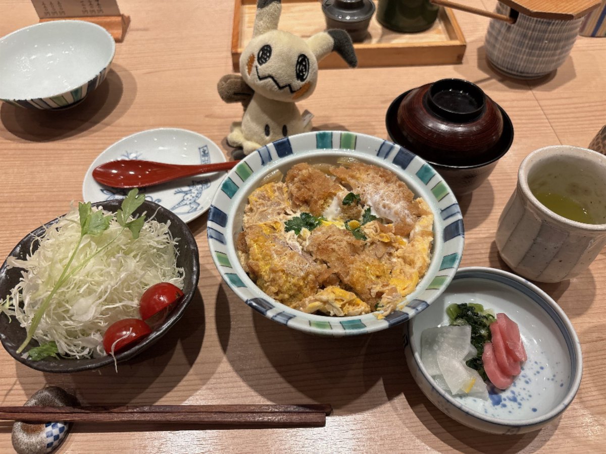 naopazu0205's tweet photo. カツ丼🐷🏆👑🎌
空港飯うまい https://t.co/nfIalKzMVe