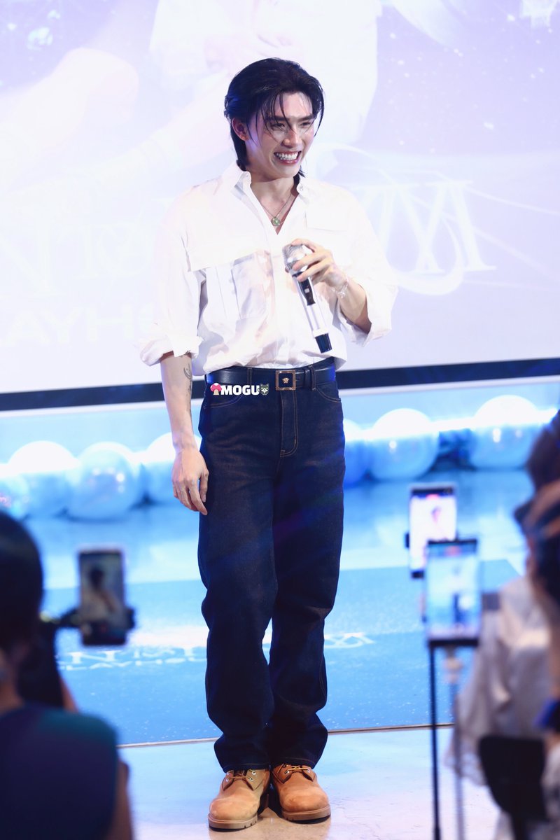 MOGUloveCAT's tweet photo. Happy birthday ✨💙

#BornToBXXM2026 #BXXMPlayhouse2026 #BXXMRVW #HeadlinerTHArtist https://t.co/hWHdvHM3rR