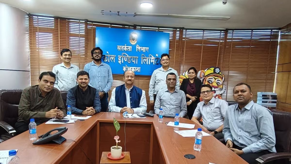 psuconnect's tweet photo. Coal India CVO Chairs Review Meet on Preventive Vigilance under Mission CIL@2026

read more at:
https://t.co/M8iGbfgJDn

#CoalIndia #PreventiveVigilance #Vigilance #PSUConnect #psu @CoalIndiaHQ https://t.co/u7fpBDqtu3
