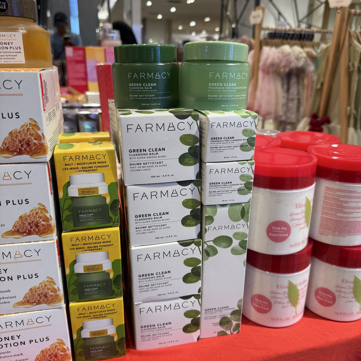 frostysidess's tweet photo. PS here at LUXASIA CLEARANCE SALE ❤️

no service charge, just collecting points hehe https://t.co/Zb7V1UyCov https://t.co/w13qSJZkx3