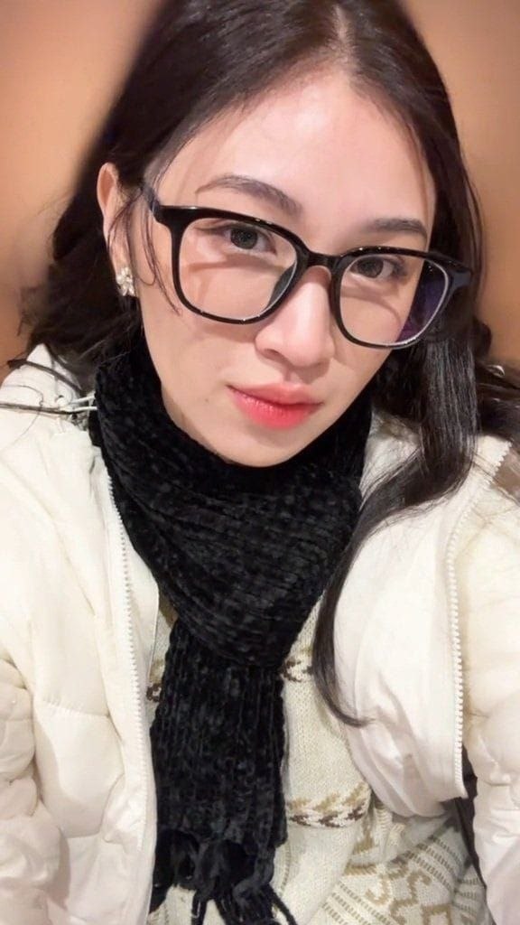 canday1111sdu's tweet photo. 저는 이혼했어요.

혼자 살다 보니 밥도 혼자 먹어요.

너무 외로워서 데이트하고 싶어요. https://t.co/YraCMJMNVI