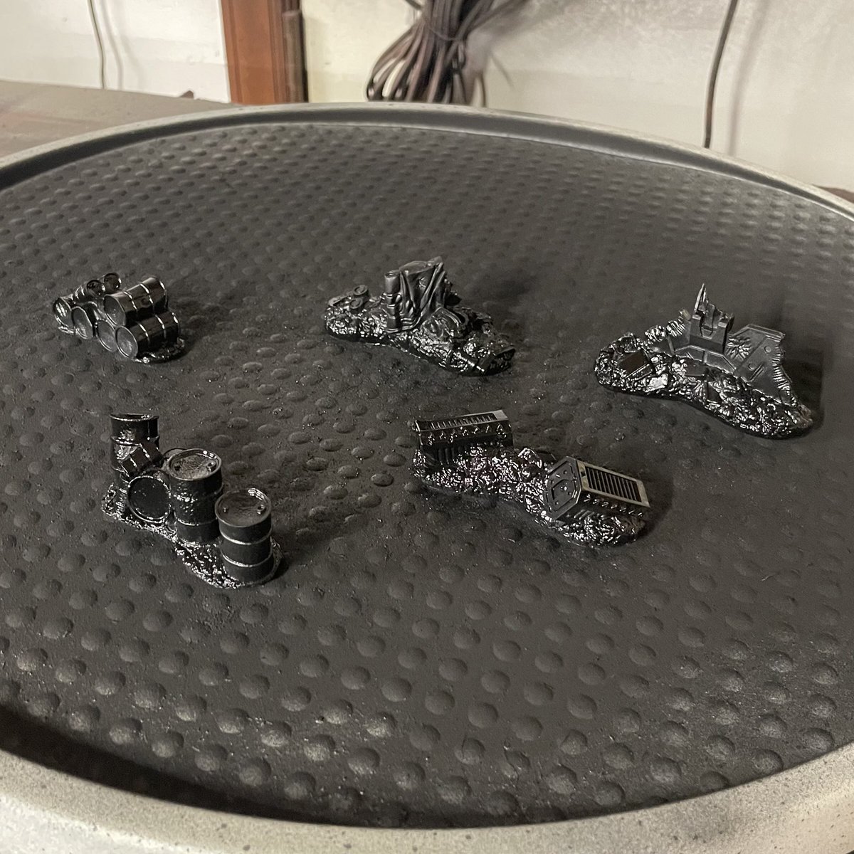 CaveMonsterArt's tweet photo. DAY 2243:  Found some terrain crate stuff I forgot I got a long time ago.  Primed some of it up to work on later #hobbystreak https://t.co/1vqvWnOet6