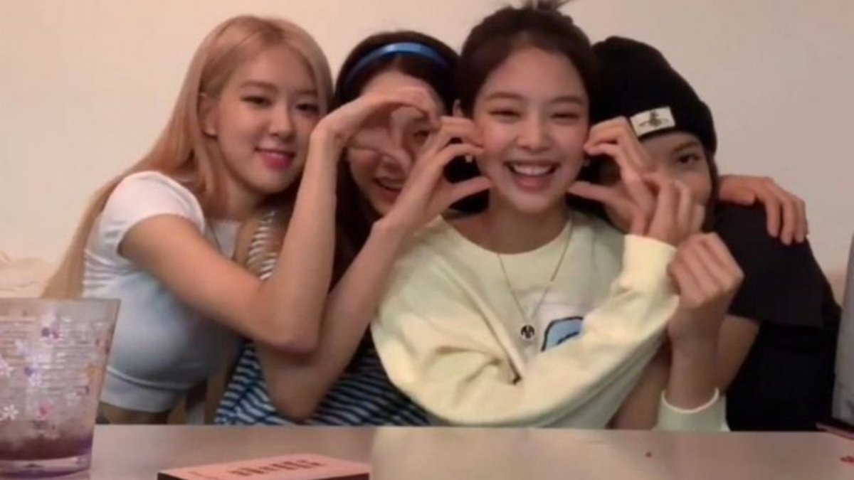 latampink's tweet photo. por siempre blackpink por siempre 😭 https://t.co/0Ev7DYm9H0