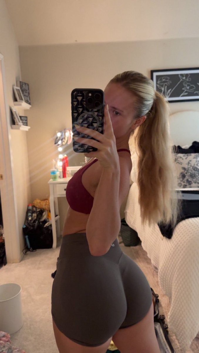 ainsleyxtomps's tweet photo. me and ur wallet could be very happy together

Findom femdom whalesub cashcow drainwallet humanATM https://t.co/NCMThCNEjK