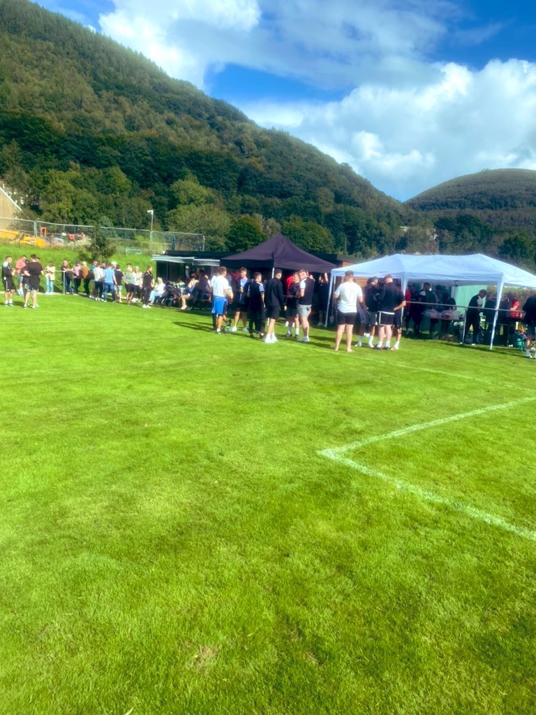 AbercarnUnited's tweet photo. ⚽️☀️⚫️⚪️

𝗠𝗮𝘁𝗰𝗵𝗱𝗮𝘆

Ardal SE
1st Team vs @UndyAFC 
Abercarn Welfare, NP11 5AR
2:30pm Ko

Join us as we cheer on the lads and raise funds for Teddy

An incredible £125k + so far 👏🏼 
Lets do our bit today!

Donation link👇 
https://t.co/6ZpgQo8tTx

Details for today 👇 https://t.co/QMEWdtjZ9S