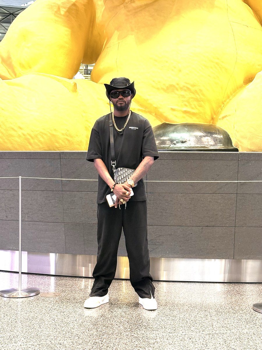 charlyconfort01's tweet photo. L’aéroport international de Qatar doha ✈️ https://t.co/PZZYun4lGc
