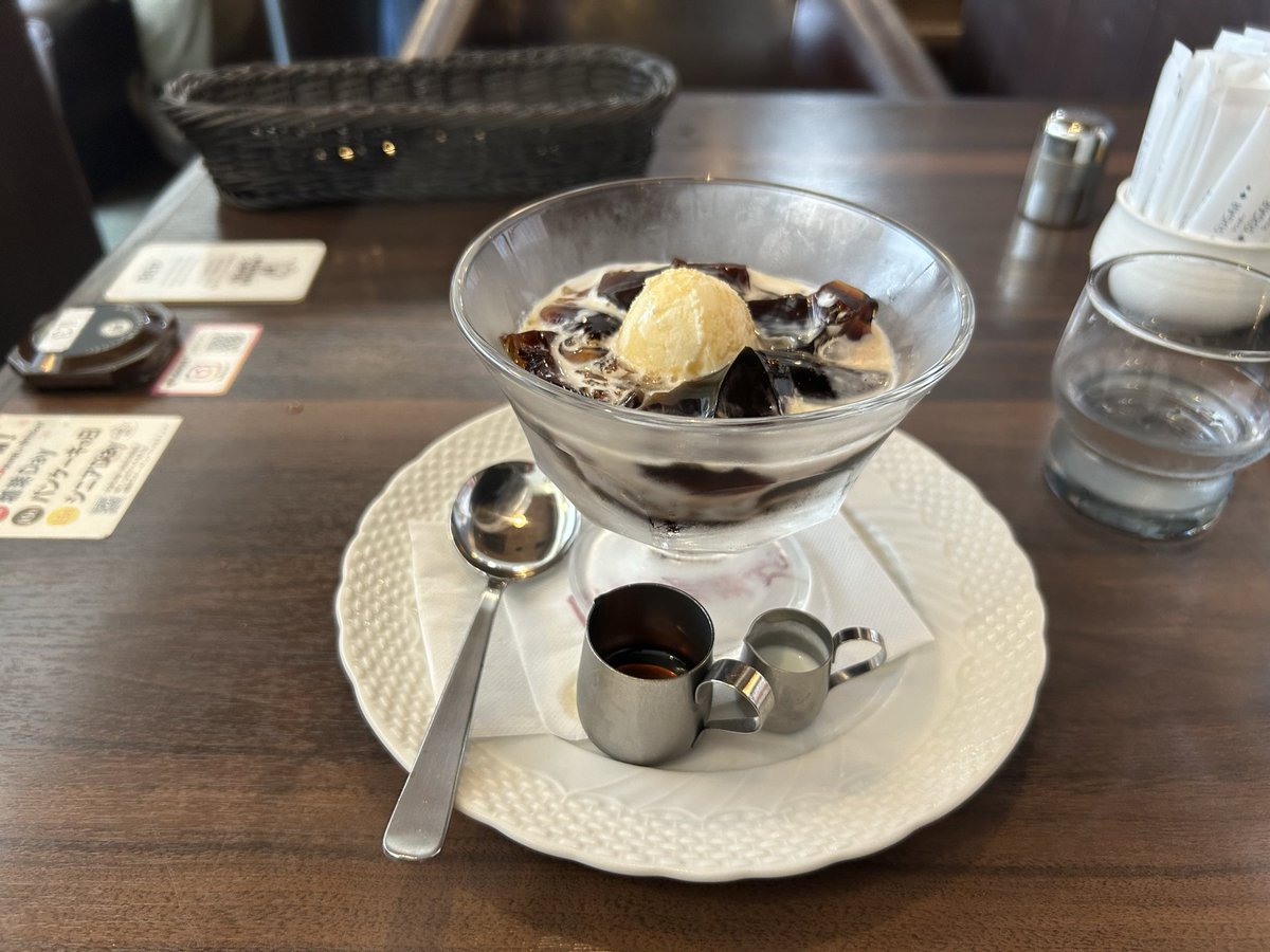 Ririsuke_sip6's tweet photo. コーヒーゼリー https://t.co/0LTAA59Z6r