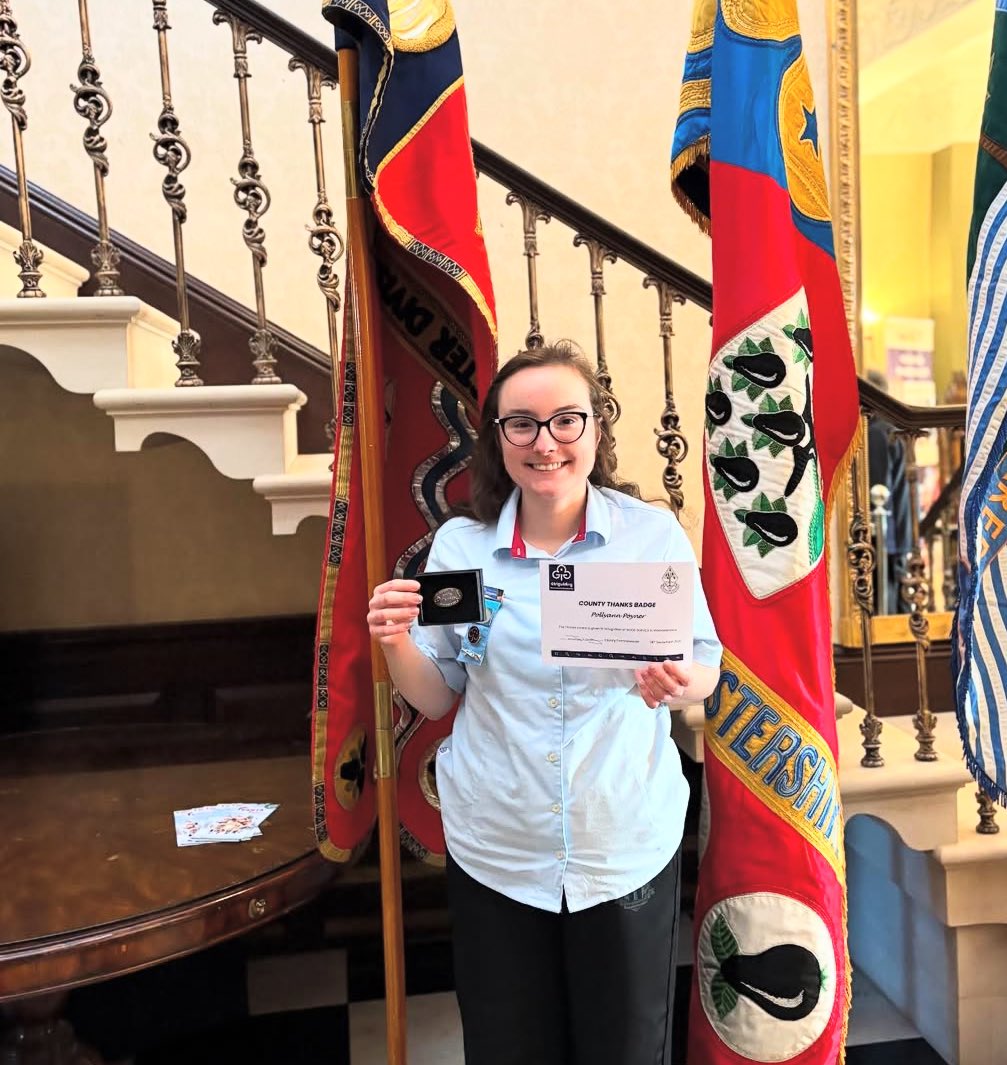 gaspshockbands's tweet photo. @LiviesHQ This is me receiving a thank you award for volunteering as a Ranger leader. I help run a group for girls aged 14-18 years we help them work towards badges and do lots of confidence building activities I enjoy this role very much #DaisyChainReaction https://t.co/8zfeaql4Hc