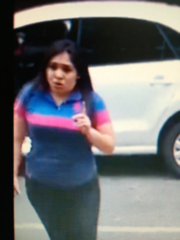 Paula_Ma_Sanz's tweet photo. @EsdeProfugos que mujer tan violenta, peligrosa, loca, naca, vulgar https://t.co/ZdT6CIrEwG
