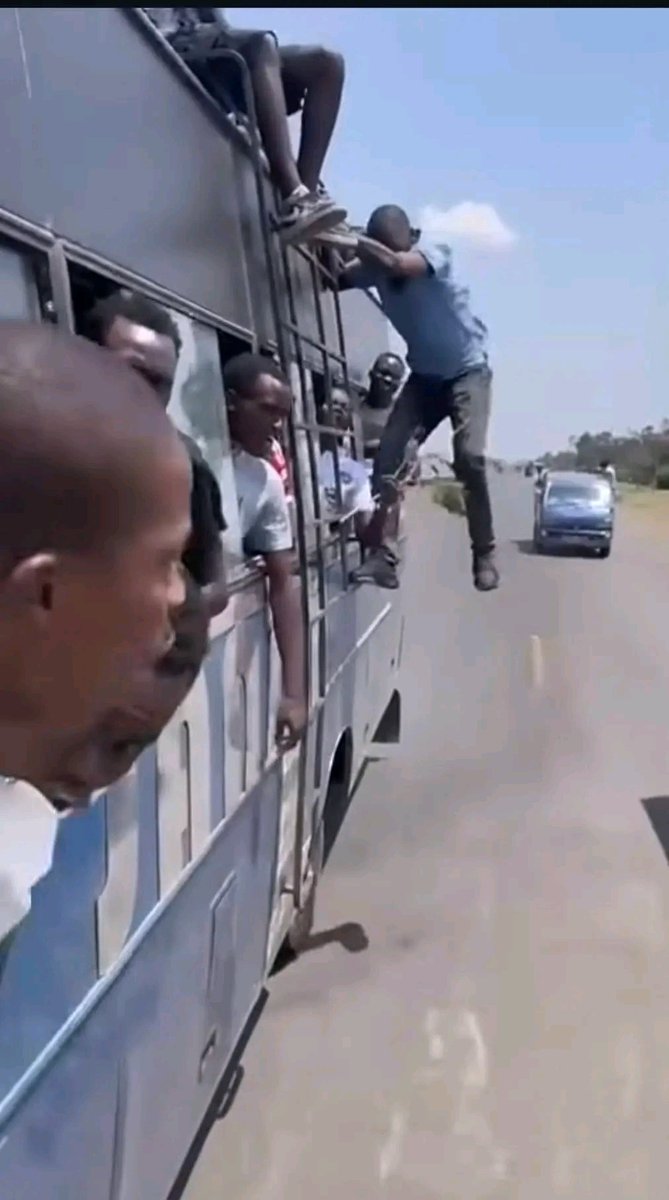 omwambaKE's tweet photo. Video surfaces online capturing how The Technical University of Mombasa students were hanging loosely on bus that was ferrying them to Mombasa from Kisumu  before being involved in a grisly road accident. https://t.co/bIA7rUCgMc