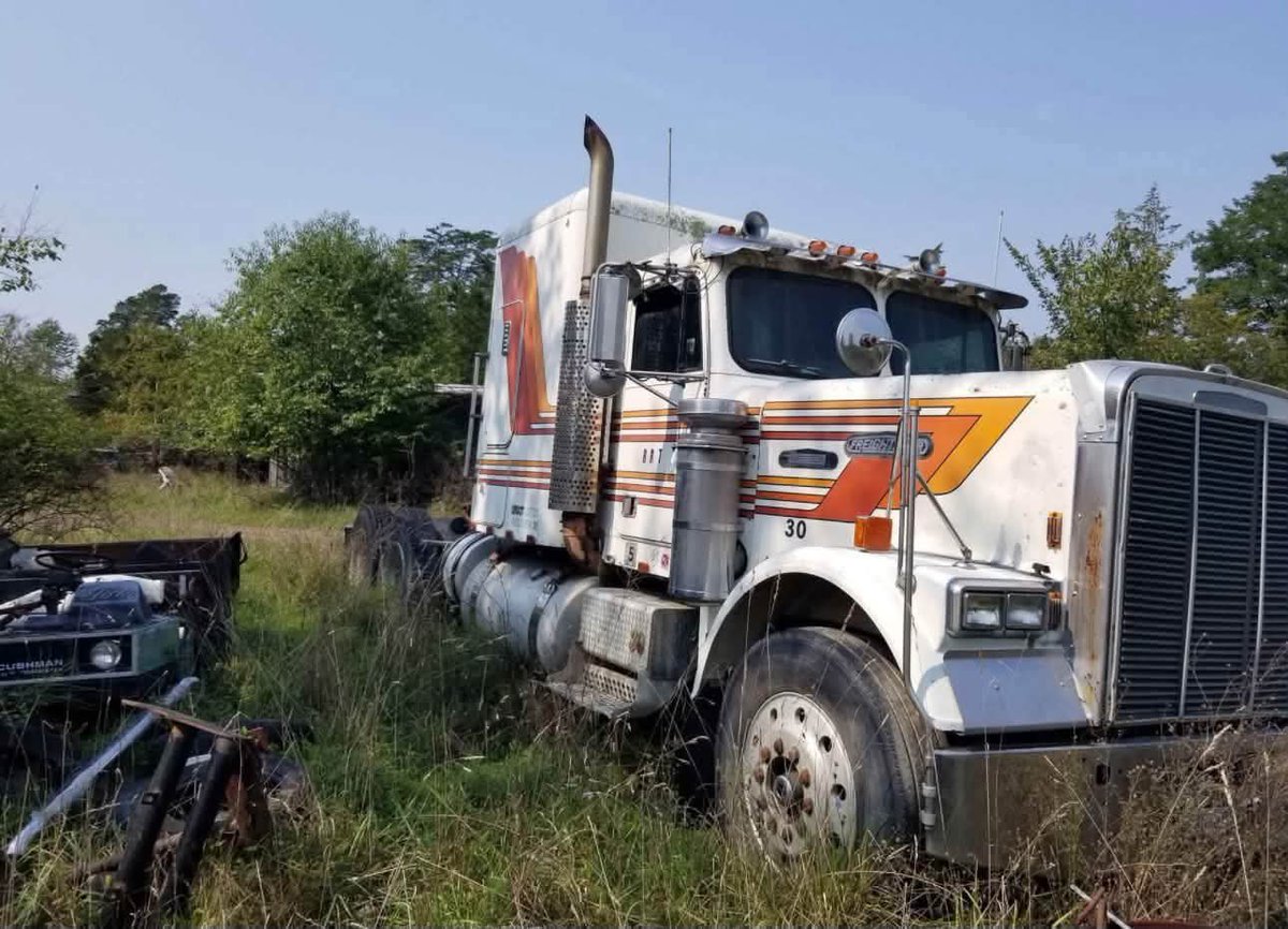 truckdrivers_'s tweet photo. Truly sad pictures

#kenworth #daycab #trucking #usaworktrucks #largecar #freightliner #heavyhaulage #usalargecars #bigrig #truckdriver #truckdrivers #truckdriverlife #truckdriverproblems #truckdriversdaughter 
 #trucking #truck #Truckers https://t.co/J7oZ1qNhzT