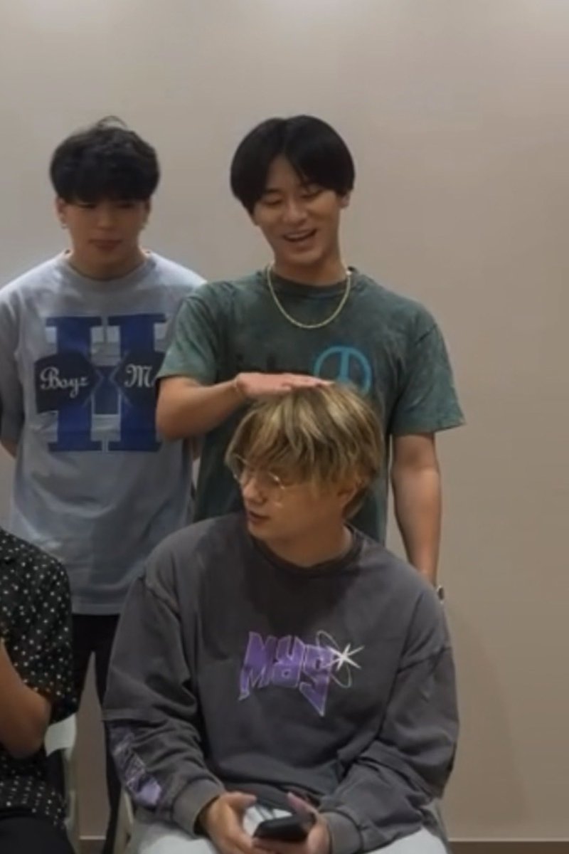 r_mii19_'s tweet photo. ビジネス不仲のナデナデヾ(･ω･`*)
（ツッコミで叩かれてるだけww） https://t.co/T2355jsPx1