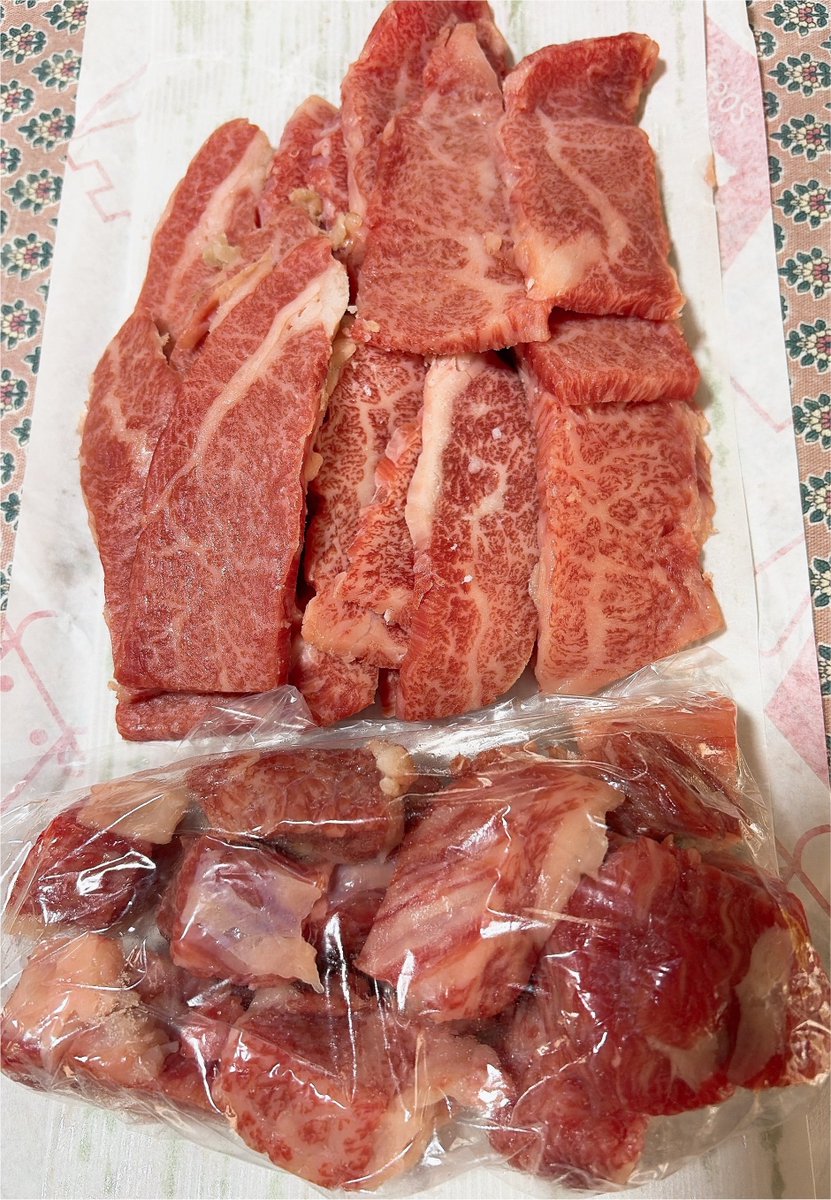 nakkan22's tweet photo. 和牛焼肉用(100g750円)
&amp; カレー・シチュー用に角切り牛肉(100g450円)安くて良い肉😋
ここは弁当も凄く美味しいです🍱

丸新精肉店・惣菜店🥩
福岡県北九州市門司区東門司
(門司港プラザ祇園) https://t.co/vka9QNK6sc