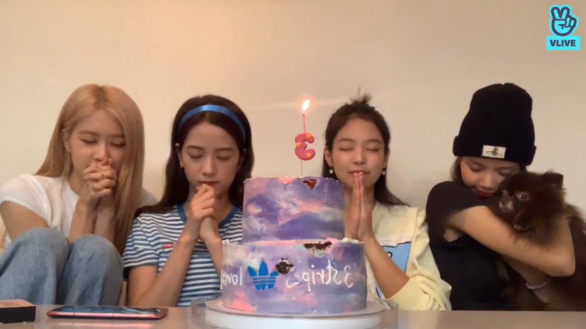 BBU_BLACKPINK's tweet photo. BLACKPINK ANNIVERSARY LIVE THROUGHOUT THE YEARS! https://t.co/3JQXTypCCC