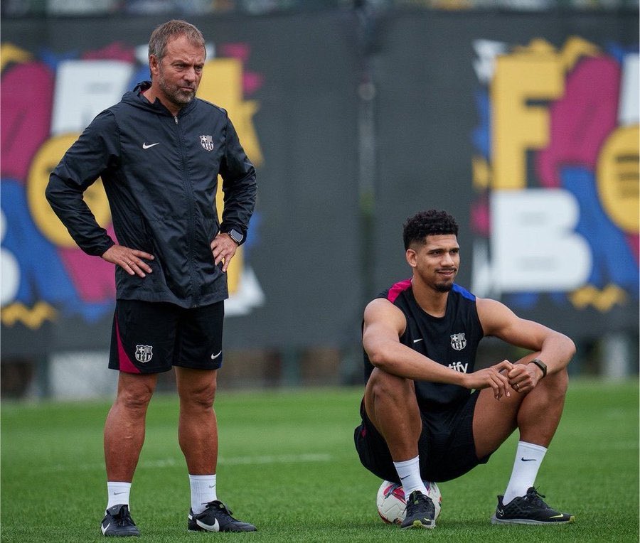 fayabwoi's tweet photo. @FabrizioRomano My coach has BALLS 💯  
Dropped Ter Stegen for Joan Garcia.  
Wants Rodri to replace Frenkie de Jong.  
Benched Araujo for Cubarsí.  
And now loaned him to Liverpool with them covering 100% of his wages.  
Untouchables era is OVER. https://t.co/D61efUuUOd