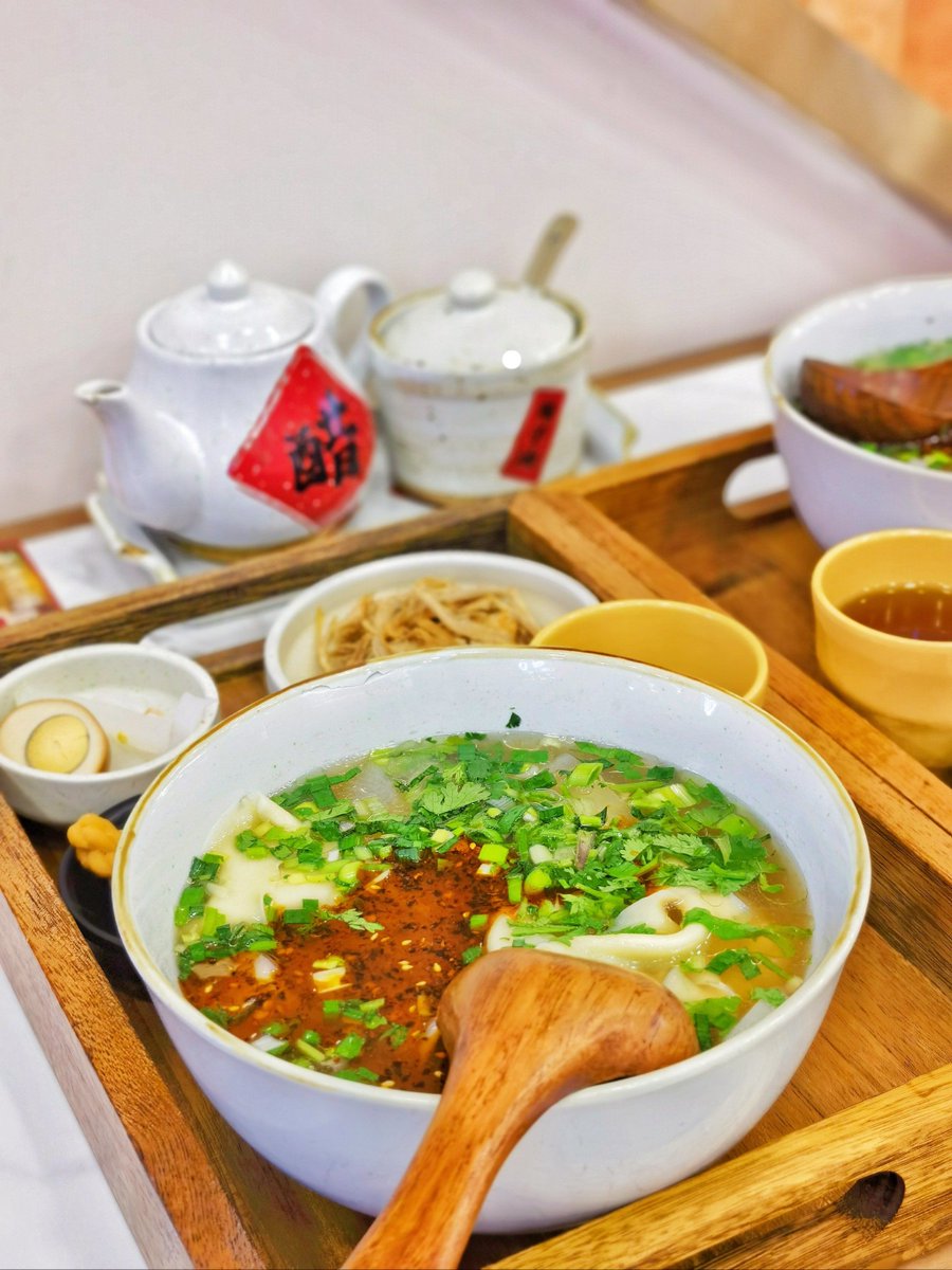 emiko67194's tweet photo. Just found the BEST hand-pulled noodles in downtown! Chewy, flavorful broth, and the chef pulled each noodle fresh right in front of me. 10/10, already planning my next meal here! https://t.co/bOUhEAwXDC