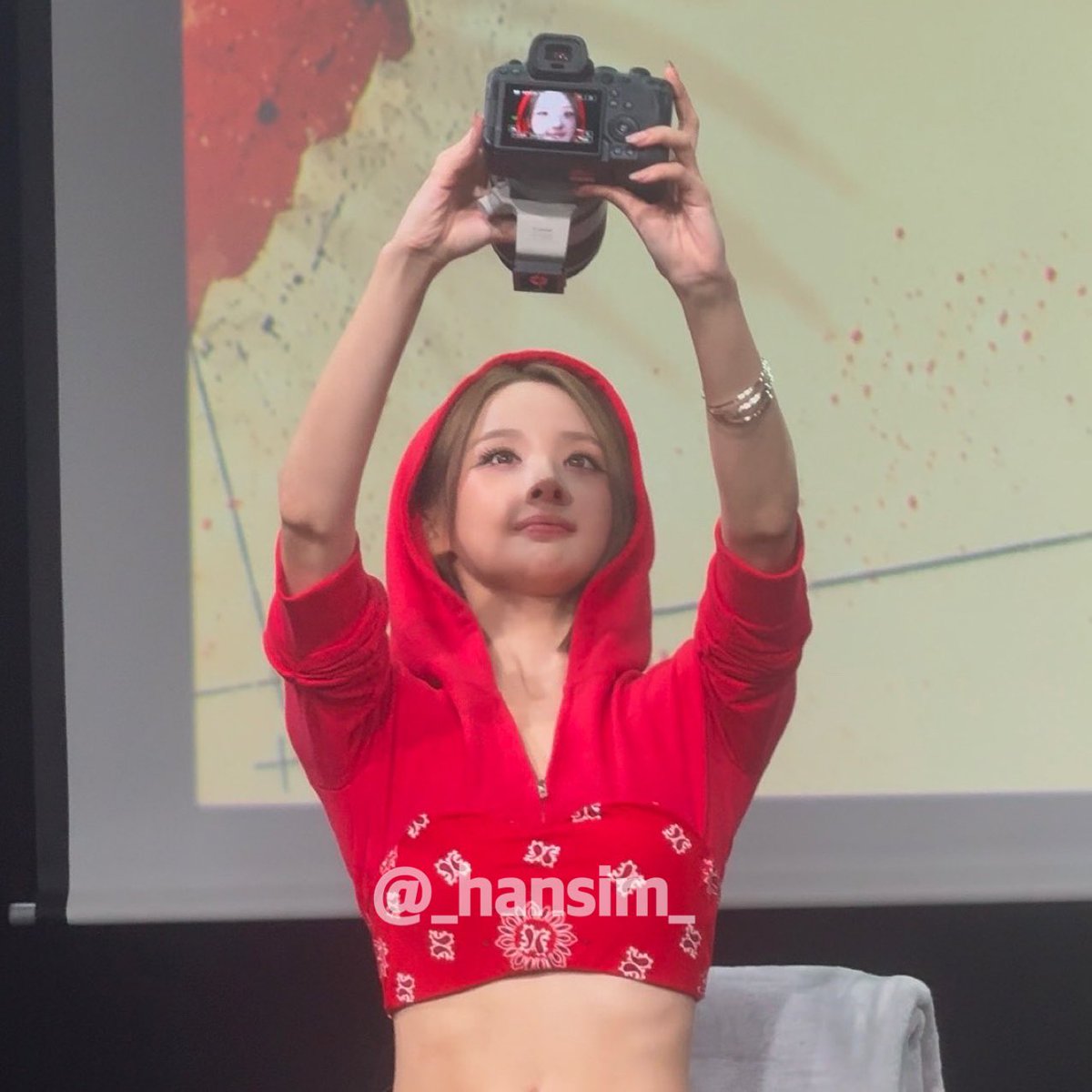 _hansim_'s tweet photo. 제카메라를도둑맞아써염
범인이셀카찍어놧는데신고가능할가요 https://t.co/iuvNGpsRsM
