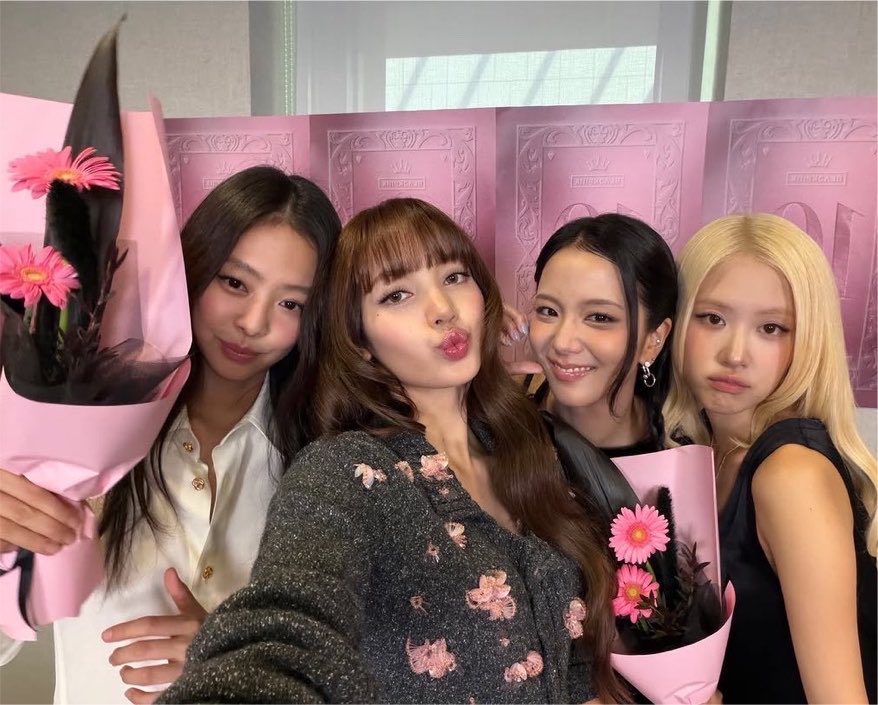 rockpinks's tweet photo. https://t.co/JzorEdeR3a