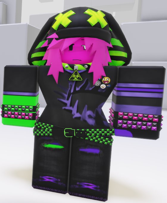 Toxcsinn_Intox's tweet photo. @3VDrkVIucIzcG4m uhh my rblx avatar, pretend she has them normal eyes just like all the other folks' ocs here (and she's my sona)

her name is Kit btw https://t.co/tHp2zvH2YM