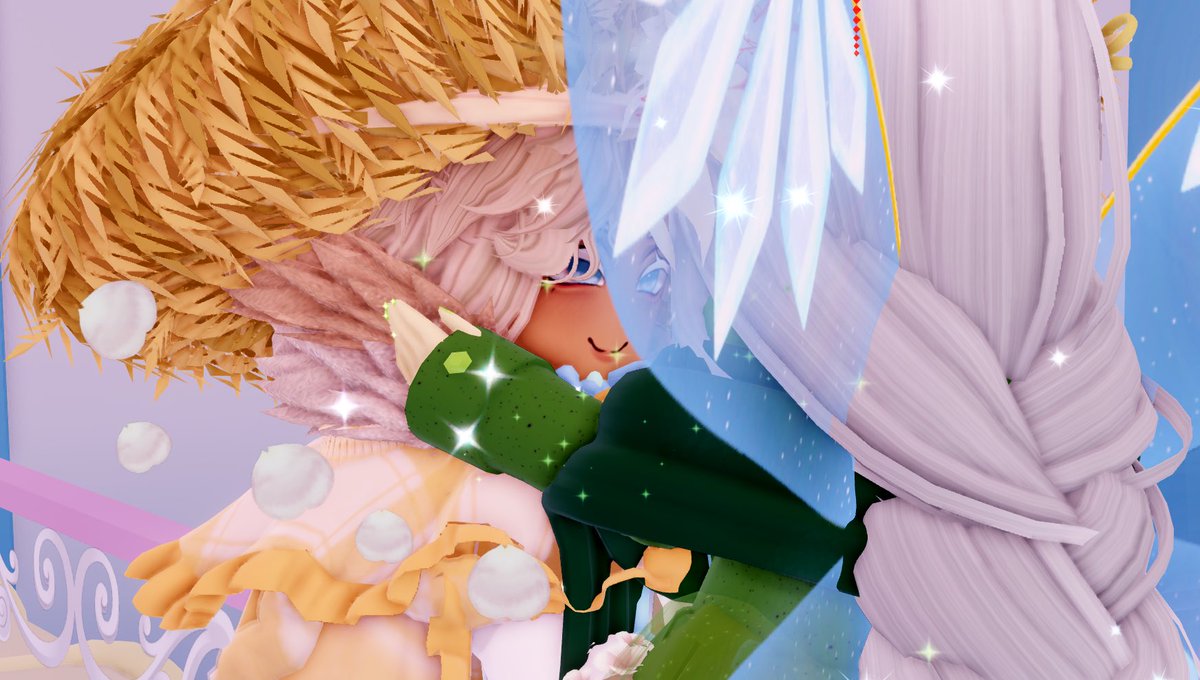 CraftykittyX's tweet photo. Gonna be offline twitter for a little to AVOID LEAKS!!!!! Ill see you later but BEFORE THATTT

My bsf and i made #purelily in royal high!! :D https://t.co/wIxYI7sred