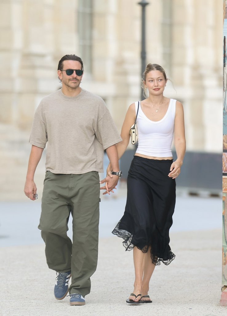 GenieFrames's tweet photo. New photos of Bradley Cooper and Gigi Hadid are sparking major wedding speculation. Those matching rings have everyone talking https://t.co/MrCYpYoyN5