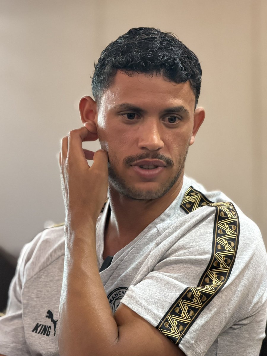 SamLee's tweet photo. 🗣️🇰🇷 Matheus Nunes interview

“I would tell my friends all the time, ‘I'm not a full-back, I'm not a full-back’. And they would always say, no, but you play so good there, you play so good. 

“The team-mates, Bernardo and Ruben, were so annoying all the time as well, they were in my head constantly as well, ‘You were good there, you were good there. You need to accept it.’ 

“And I was like, no, no, no no no no no no no no no. All the time. But yeah, at a certain point you just have to see what the people are saying. You can't be denying it for the rest of your life. If you do, maybe you miss your chance. And if I did that I would have missed it.”

@TheAthleticFC