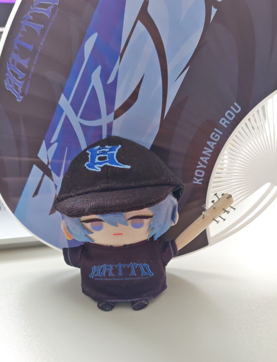 rate_maca's tweet photo. 頑張れ〜！
(家にあるバットがこれしかなくてごめん) https://t.co/MRRIiRNUJa