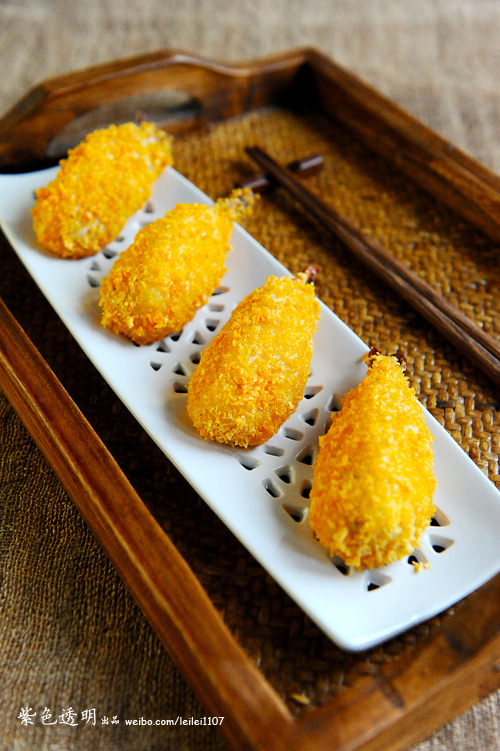 TSCBRONX's tweet photo. Craving something warm and crispy on a chilly evening Our roadside fried corn dogs are golden, juicy, and ready to satisfy your snack fix!  #StreetFoodVibes， https://t.co/K1OuQzUoAt