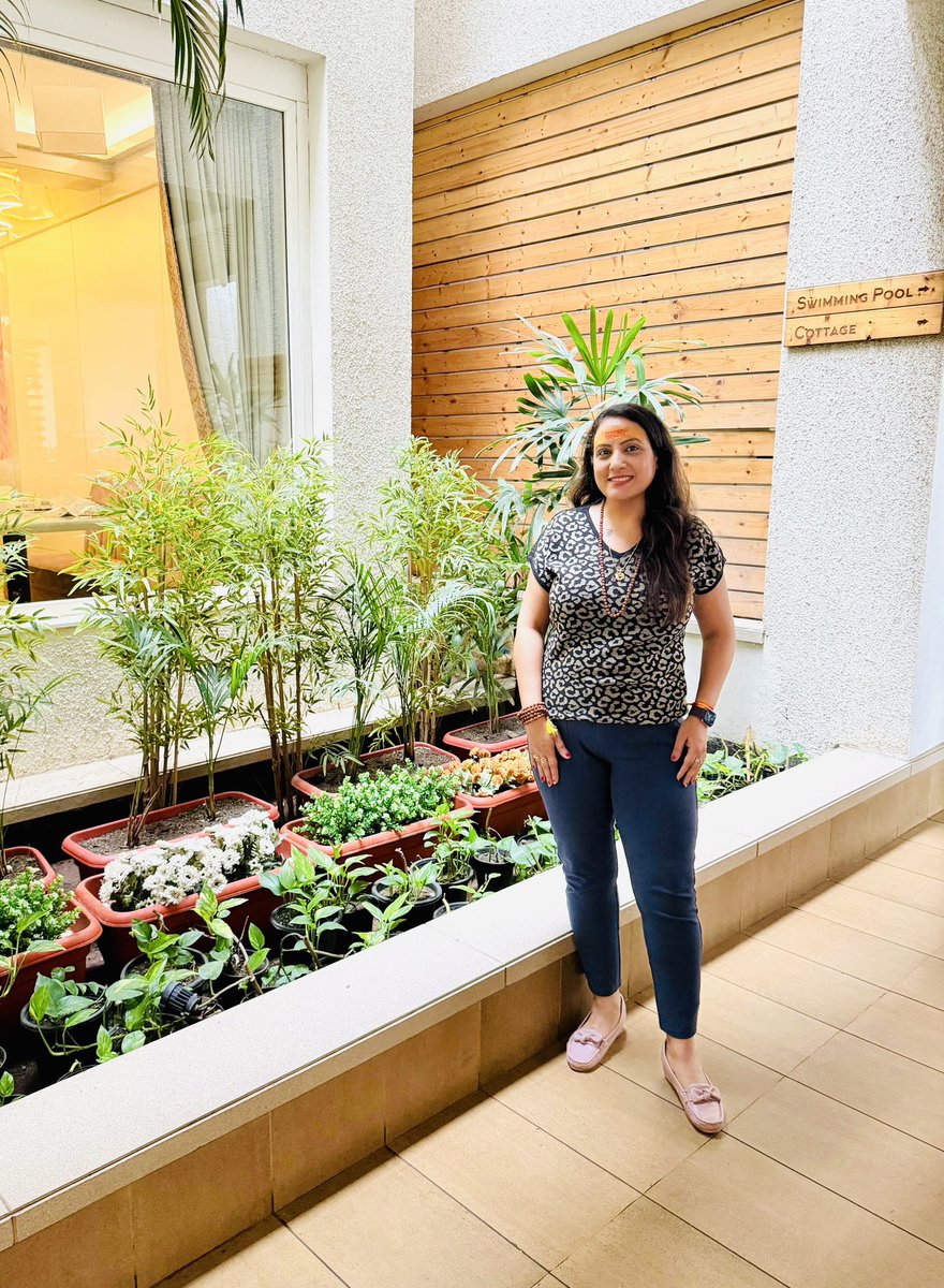 sonalgoelias's tweet photo. Gratitude keeps you grounded. 

Optimism keeps you moving. 🌸

Discipline takes you where only dreams cannot. 🌿

#BeGrateful 🙏🏻
#BeConsistent 👏🏻
#ChallengeYourOwnLimits https://t.co/LA9iv2dQt6
