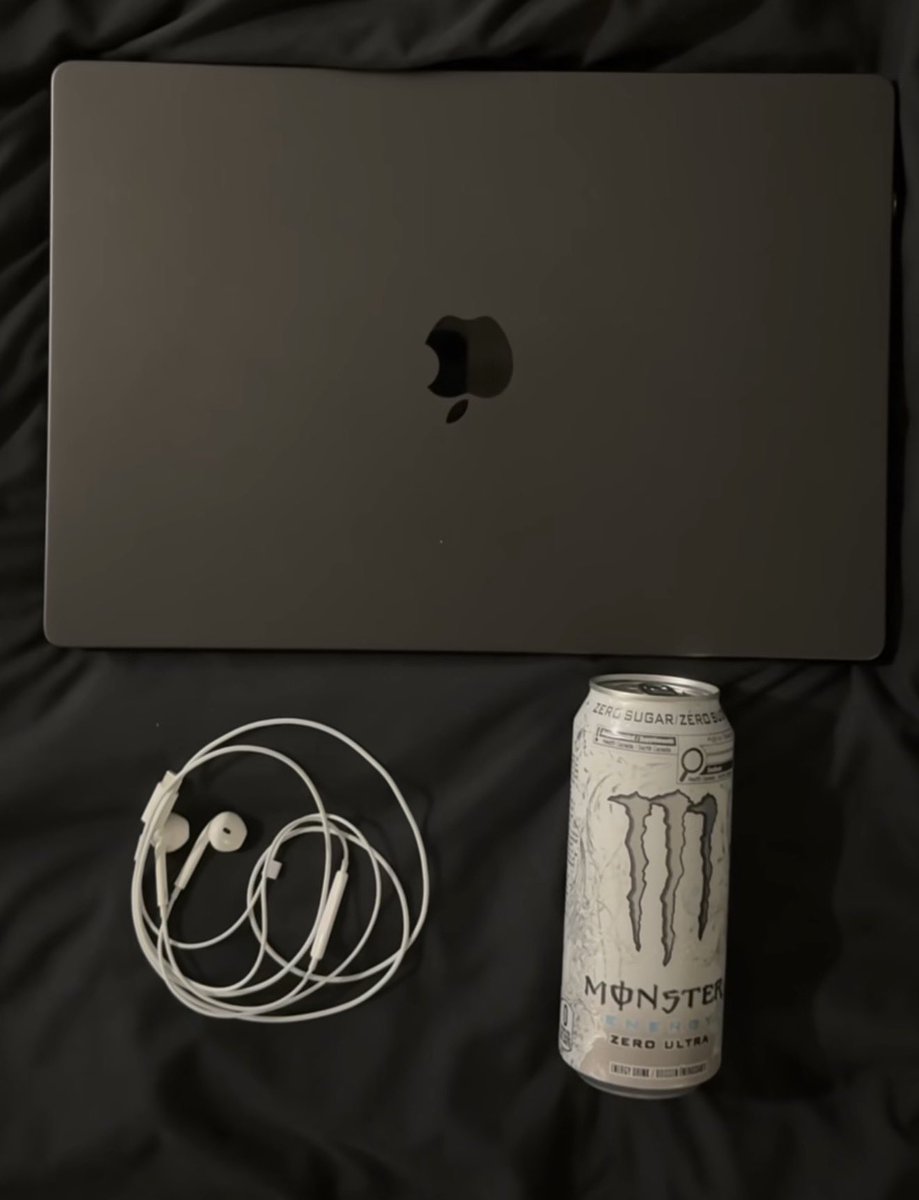 digiii's tweet photo. the only things you need to make $1,000,000 https://t.co/bIu8CIPdWo