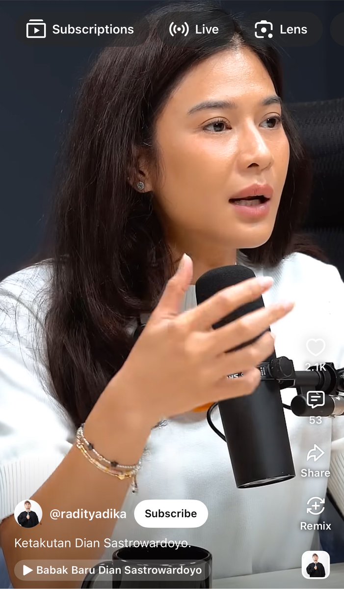 BukanUshikawa's tweet photo. mendengarkan kegelisahan orang “have” tentang makna hidup dan kapitalisme ☺️ https://t.co/3ZOcP3uO6Y