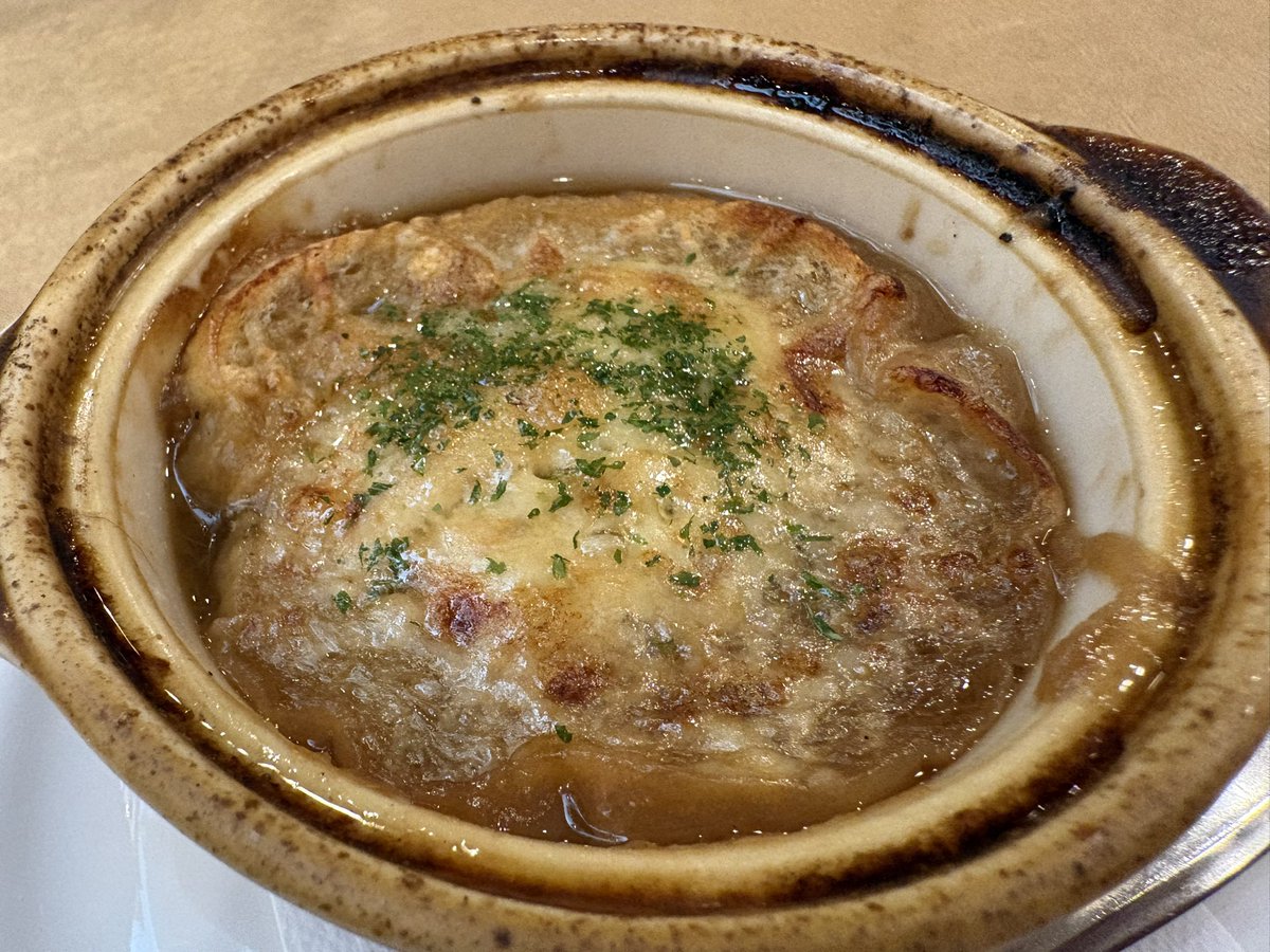 parasol_bj's tweet photo. 飛ぶまでロイホでのんびりしますか https://t.co/r3UjzF255n