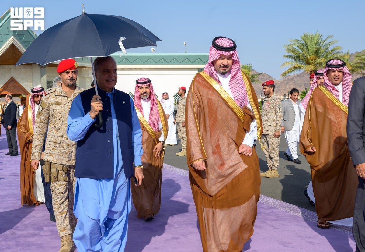 SPAregions's tweet photo. دولة رئيس وزراء جمهورية باكستان الإسلامية يغادر المدينة المنورة.
https://t.co/aEe5WKGKYz
#واس https://t.co/hDgW5EqwtL