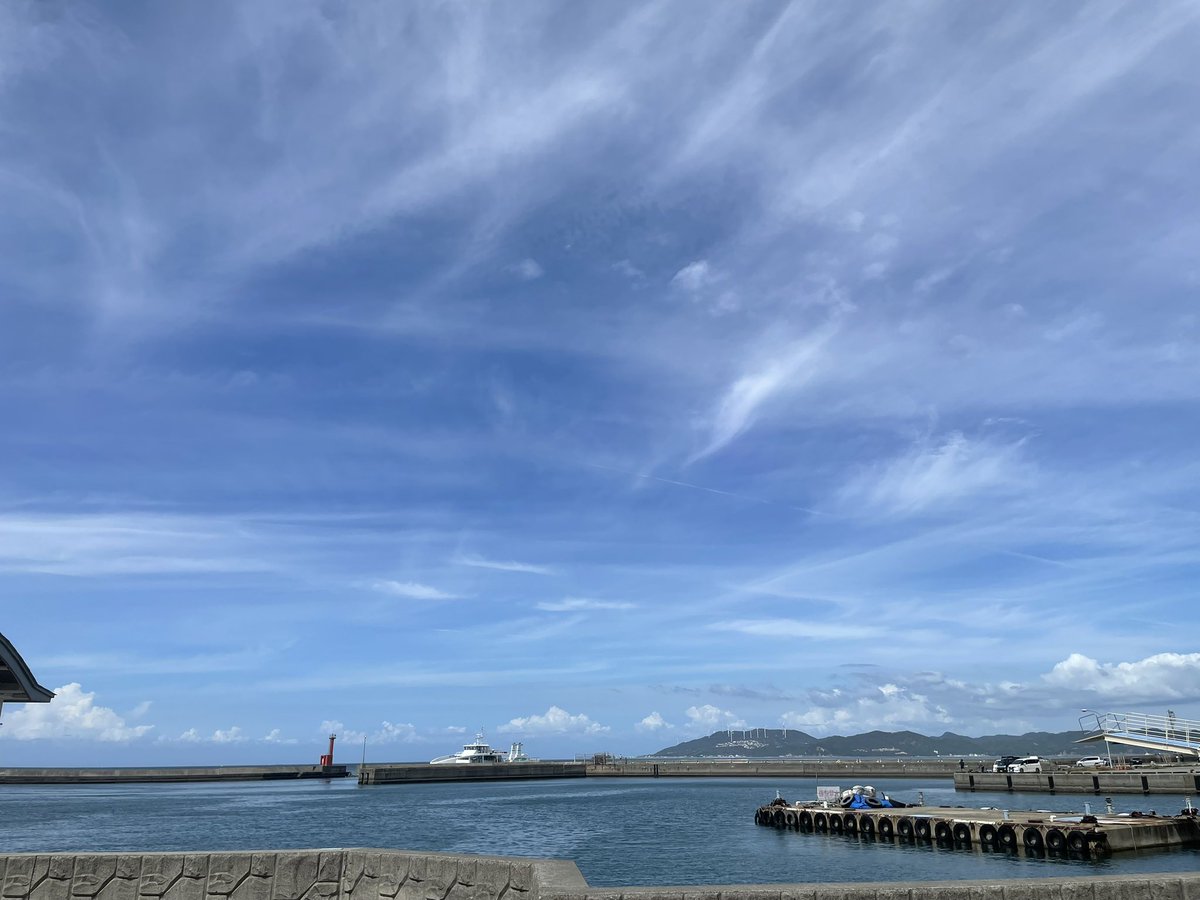 sorano_16's tweet photo. 船🚢台風のせいかあんまり渦巻いてなかった🌊 https://t.co/6KPJDDWUVU