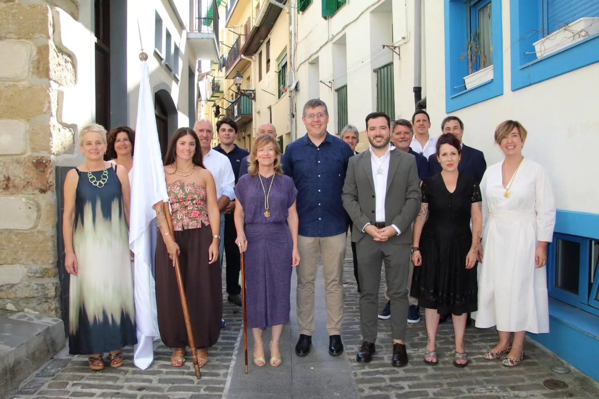 eajpnvgipuzkoa's tweet photo. ⚓️🌍 ⛵ GETARIA > Euskaldunak beti egon gara itsasora irekita; sustraiak sendo, baina mundura zabalik!

#Getaria #Elkano #Lehorreratzea https://t.co/ddgIUHjcpO