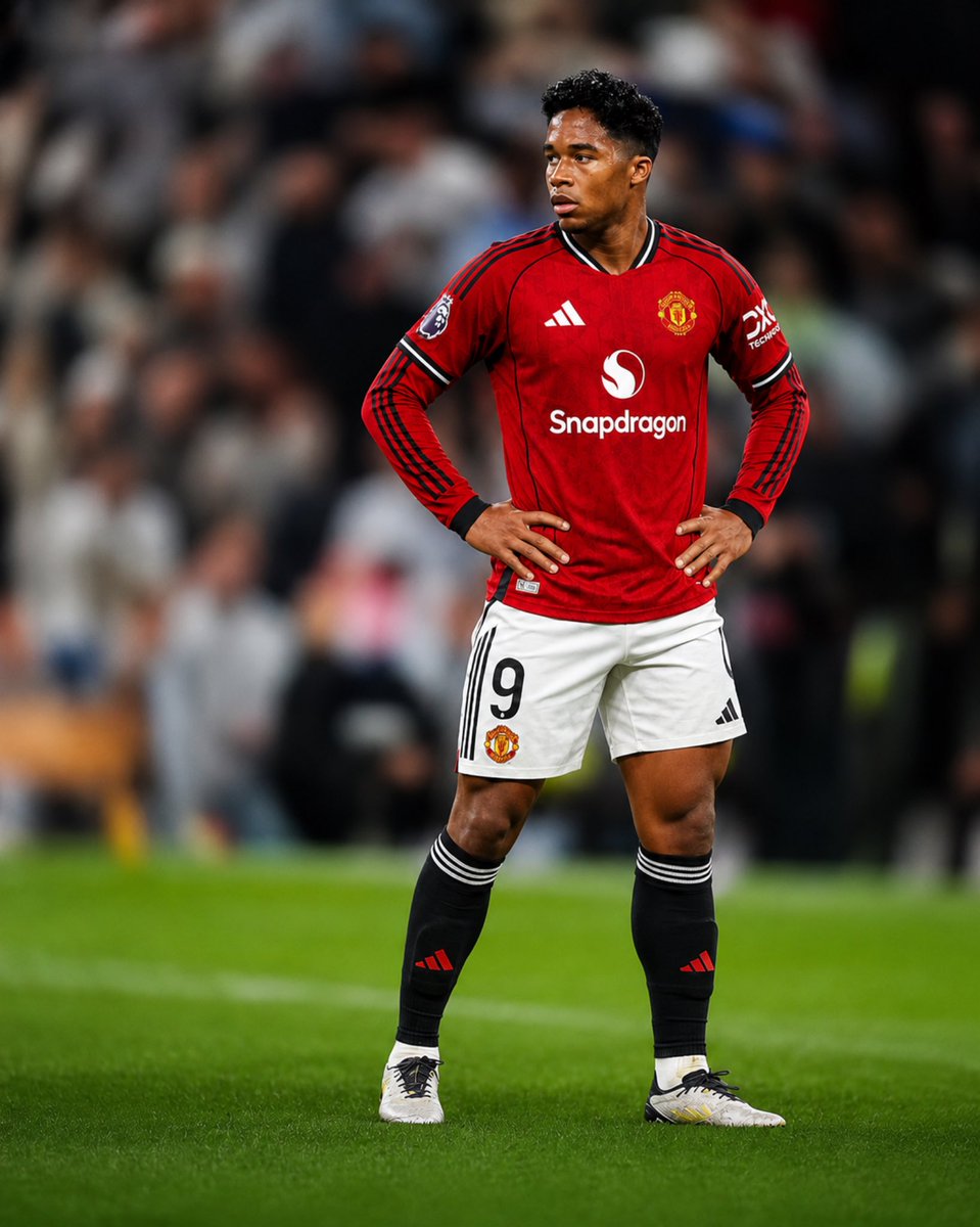 MrManUnited55's tweet photo. 👀WOW!

Manchester United has been advised to take Endrick on loan or sign him permanently.🔒

Do you think United should accept this offer? https://t.co/B4nbn4KJ3b