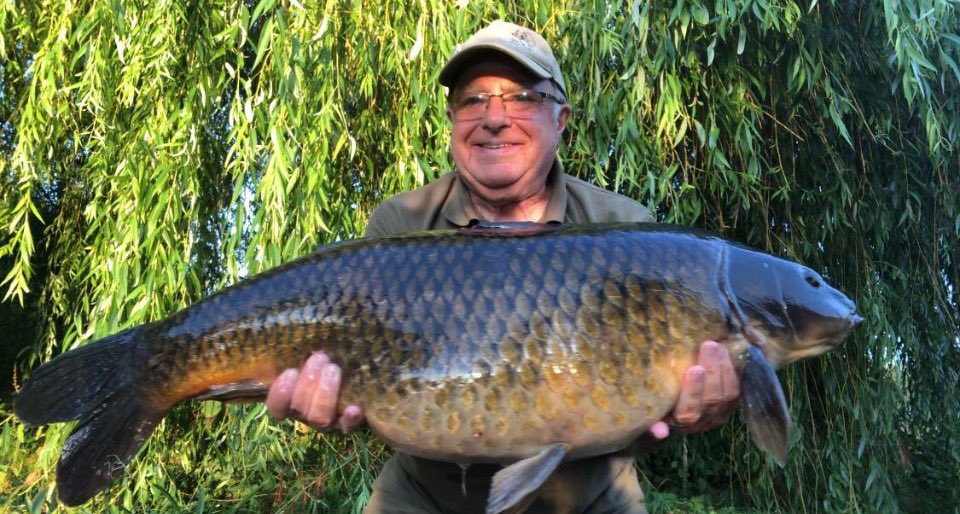 PukkaSquirrelB's tweet photo. Bob with a Pukka Common the SS4 adding secret oil doing it presenting a SS4 Pink Dumpy One πΏοΈ
https://t.co/jJWbCeF2Lu
#TeamPSB
#PSB
#PukkaSquirrelBaits https://t.co/0Mf1lAwMeE