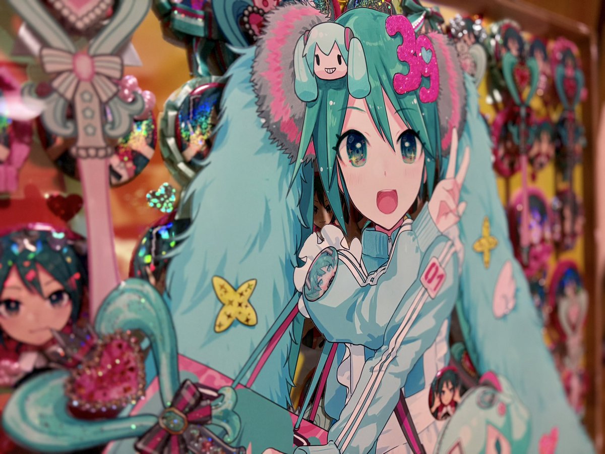 iximaxima's tweet photo. Magical idol: ミク推しミク
推し文化に愛を込めて！

夜撮影で画像暗いです。背景はピンクオーロラだよ。#iXima展 #初音ミク https://t.co/RayFWRhsmm