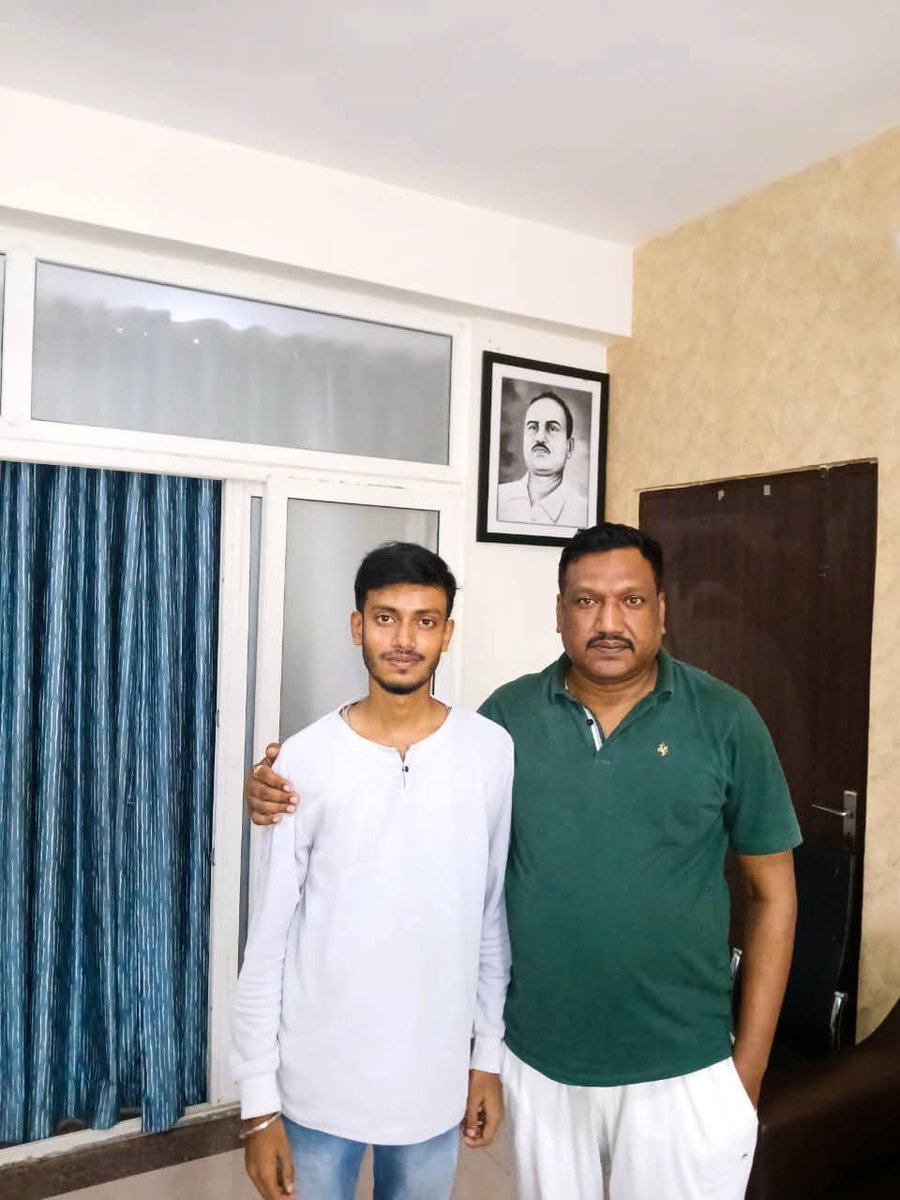 heyyyitsdeepak's tweet photo. A warm and memorable meeting with Shri Amrendra Kushwaha Ji. His simplicity, humility and warmth truly stand out. Grateful for the time and conversation. 🙏

#AmrendraKushwaha #BiharBuzz https://t.co/a8QOFKaEM9
