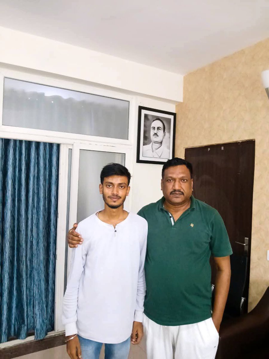 heyyyitsdeepak's tweet photo. A warm and memorable meeting with Shri Amrendra Kushwaha Ji. His simplicity, humility and warmth truly stand out. Grateful for the time and conversation. 🙏

#AmrendraKushwaha #BiharBuzz https://t.co/a8QOFKaEM9