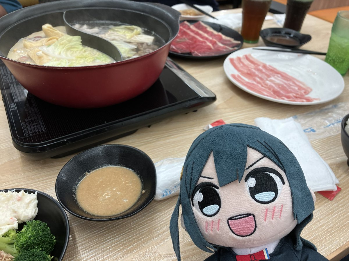 Cocochan_love05's tweet photo. 🎙｢今日の昼ご飯はしゃぶしゃぶです‼️食べ放題なので、いっぱい食べましょう‼️｣

#くりぱんの居る生活
#くりぱんの居る日常 https://t.co/cVn8mxrPjk