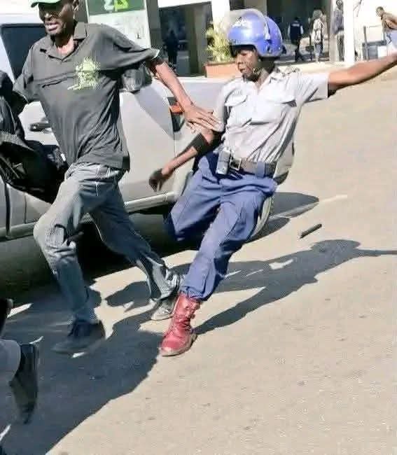Nguye_Kanye's tweet photo. @Chaguta7610 @TheeBLCKBARBI @GlobalSouthNew The same shithole you and your countrymen ran to when your shithole country couldn't provide for you and are beating you up instead https://t.co/LhJ7qvSkSD