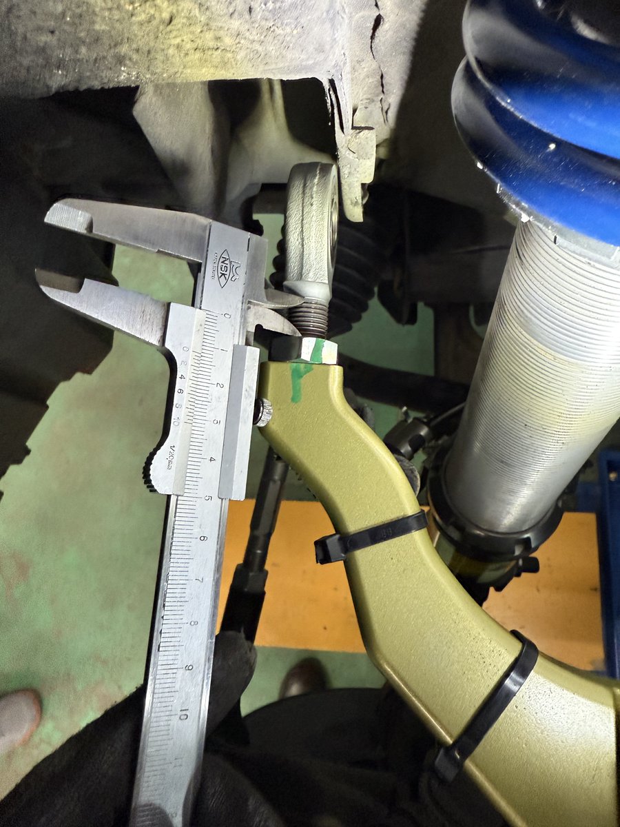 S2000_NSR_EK9's tweet photo. 【S2000高負荷時の重ステ改善実例】

フロントにIKEYA FORMULAを付けた直後から重ステ症状に悩まされて、いろいろやった結果、

🔧後方部の調整を1.5回転長くして装置

これで筑波の最終コーナーの重ステが改善されました。 https://t.co/7eti3bDajS