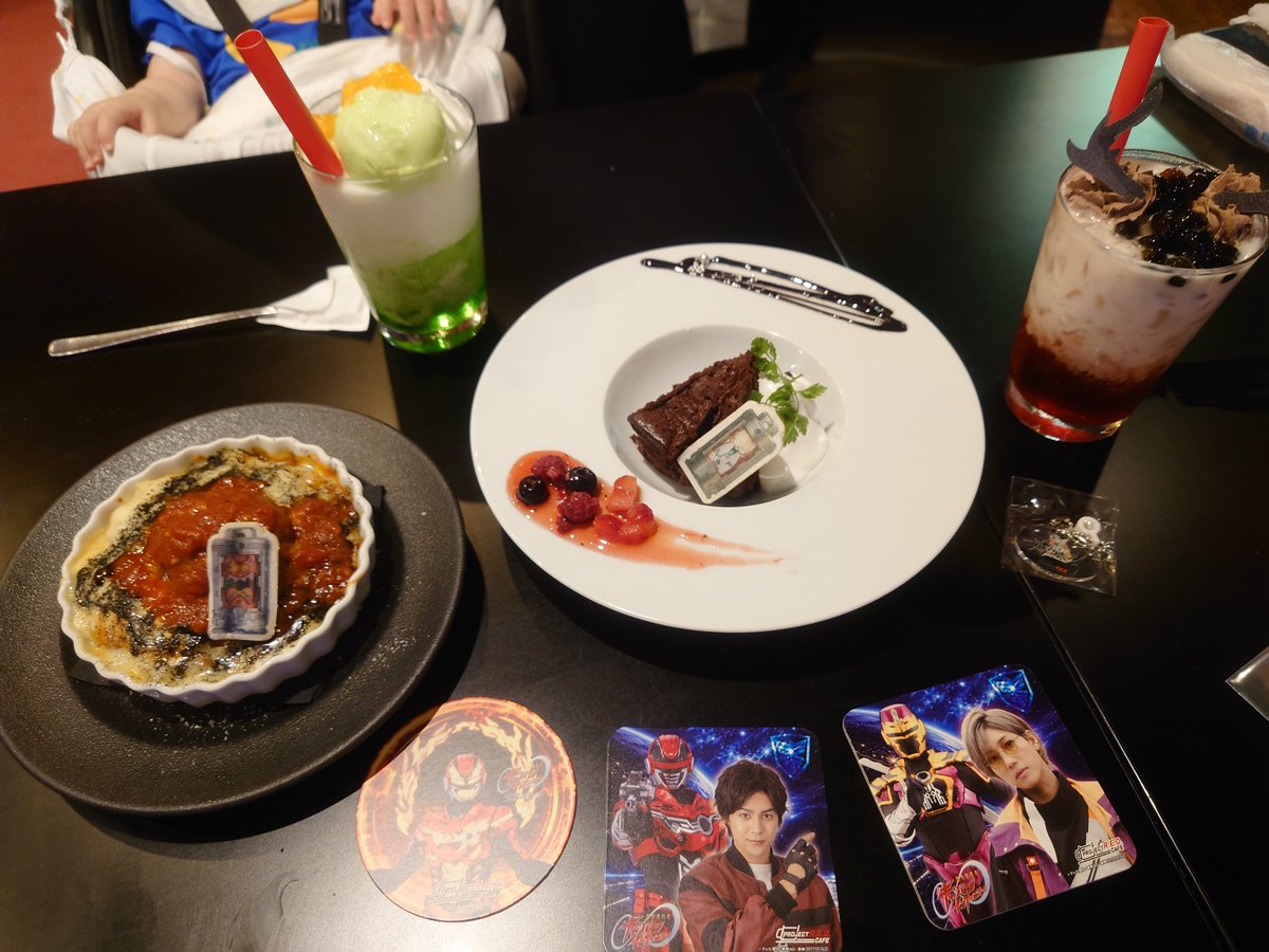 YoFJWR's tweet photo. #スーパー戦隊レストラン5周年 https://t.co/QBiJdrLBq6