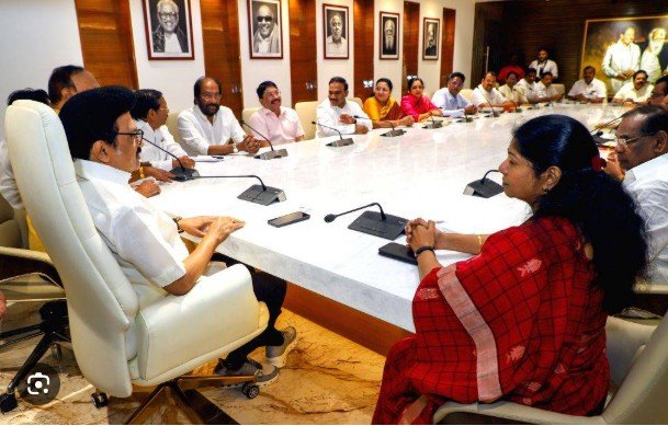 willyams48's tweet photo. DMK decided not to attend the meeting of Members of Parliament being held by the TVK government today to discuss delimitation.
This clearly proves the alliance talk of DMK and BJP.
DMK 🤝 BJP soon.
#Delimitation #DMKBJP #TVK #MP https://t.co/efZ2ZpffBU